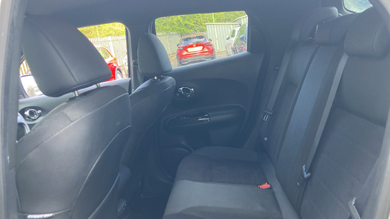 Nissan Juke 1.2 DiG-T N-Connecta 5dr Petrol Hatchback